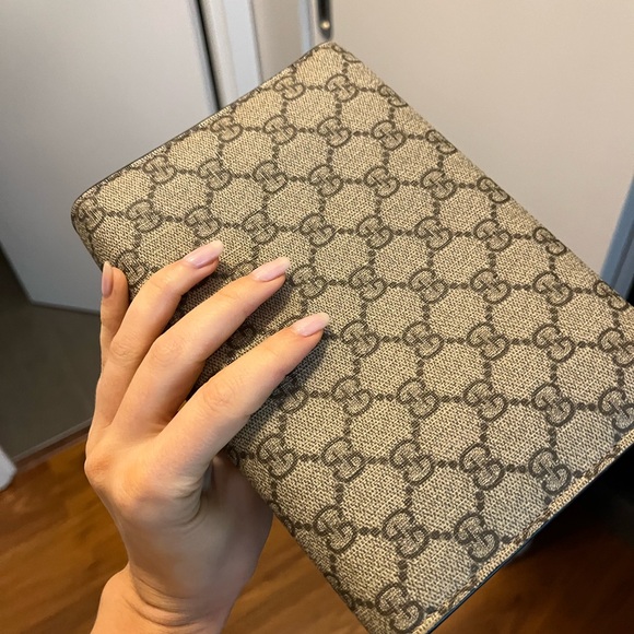 Excellent condition — Gucci wallet on chain - Picture 2 of 2